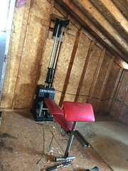 Full body workout machine, will go up to 100 pounds, has all attachments