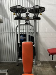 MAGNUM Pec Fly / Rear Delt Machine