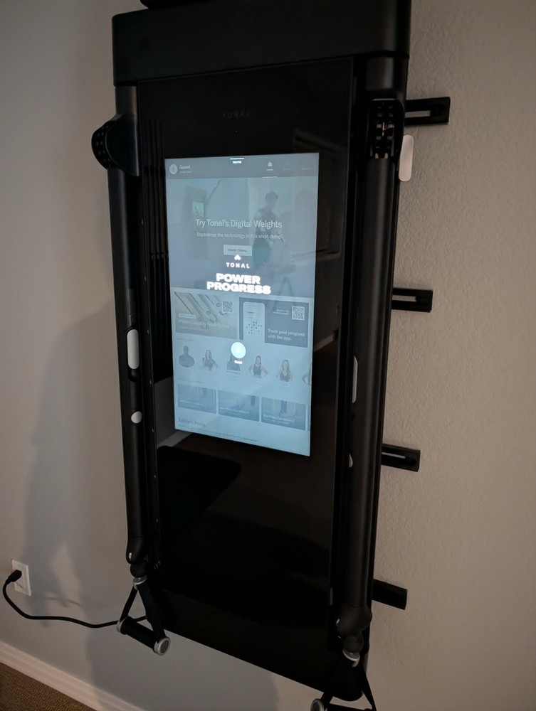 Tonal Smart Home Gym Wall Mounted Digital Weight System Used Excellent