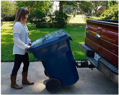Tote Caddy Trash Can Transporter – Fits Truck/Auto/Golf Cart/Atv with 2In Hitch