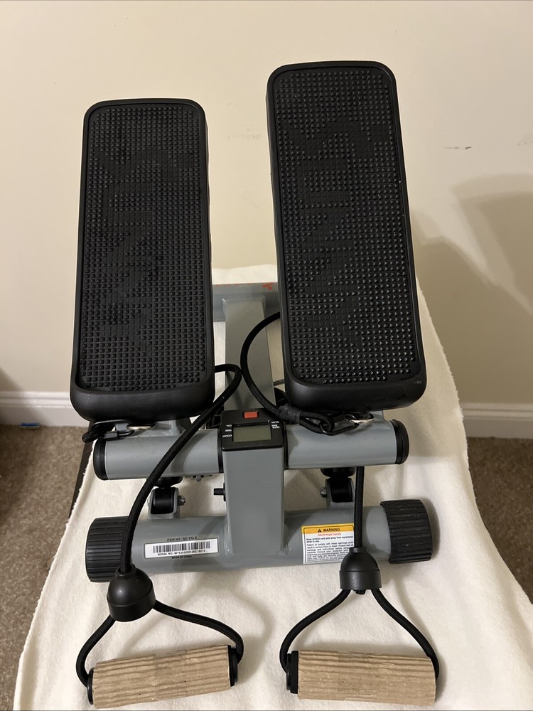 Sunny Health & Fitness. Mini Stepper w/Resistance Bands. Non Slip Pedals