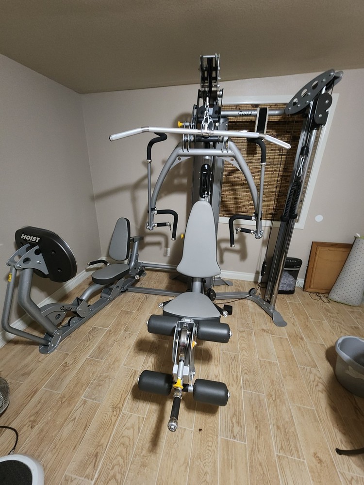 Hoist V4 Elite Home Gym — Great Condition — Local Pickup Only