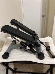 Sunny Health & Fitness. Mini Stepper w/Resistance Bands. Non Slip Pedals